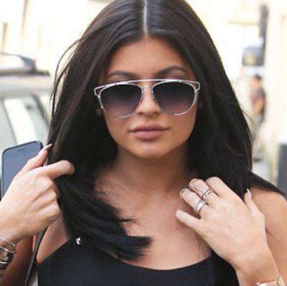 Black Aviator Sunglasses with Case - Picture 5 of 5